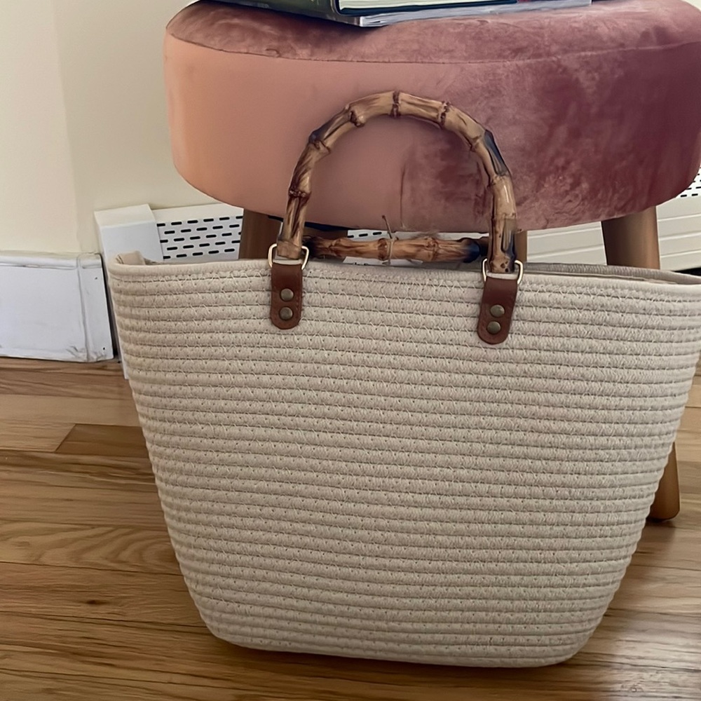 Tote bag
